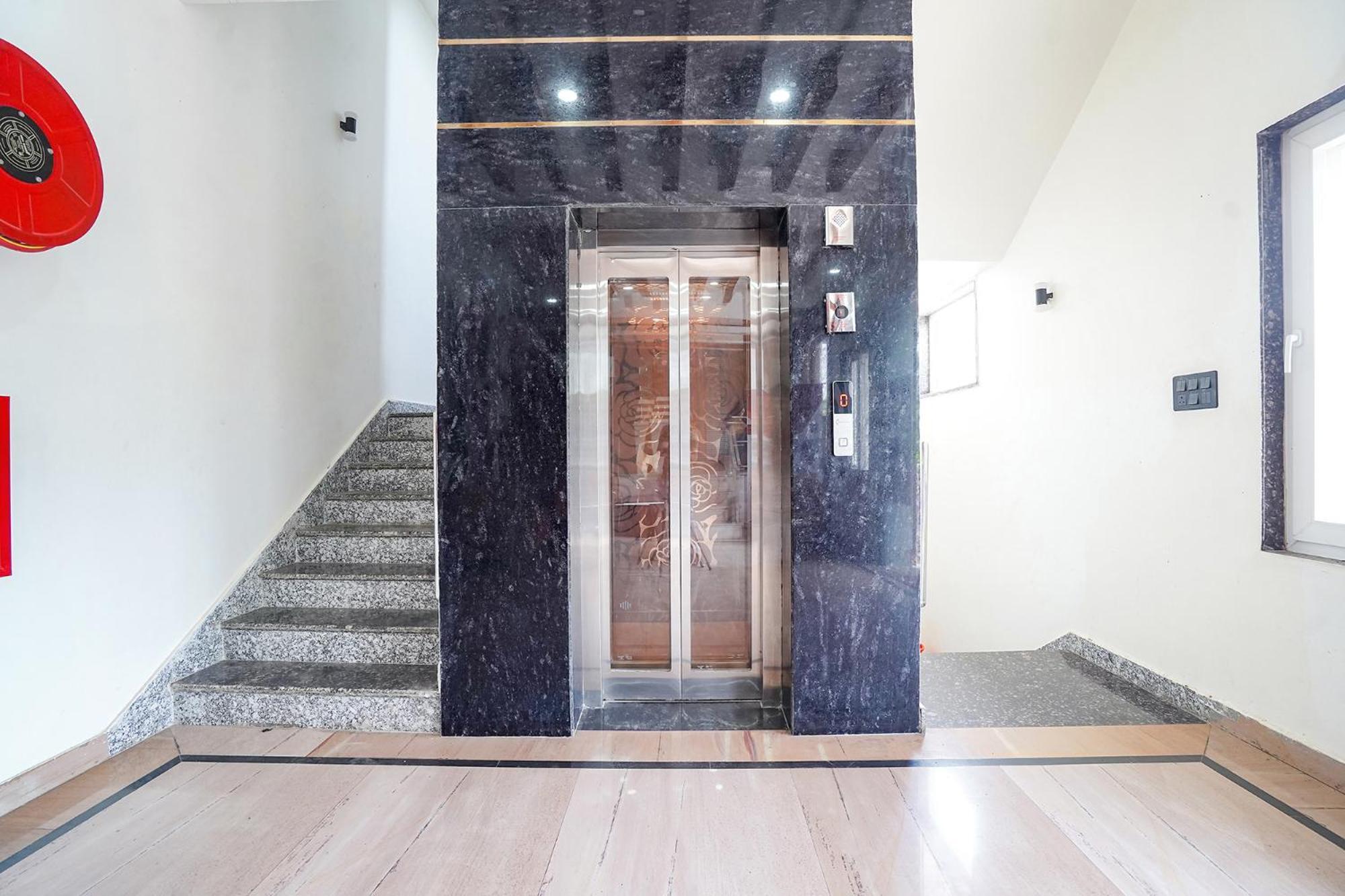 Fabhotel The Vrindavan Inn Dış mekan fotoğraf